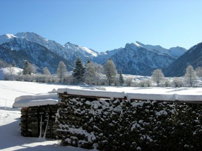 Winterlandschaft<br />
im Bergdorf Hinterstein